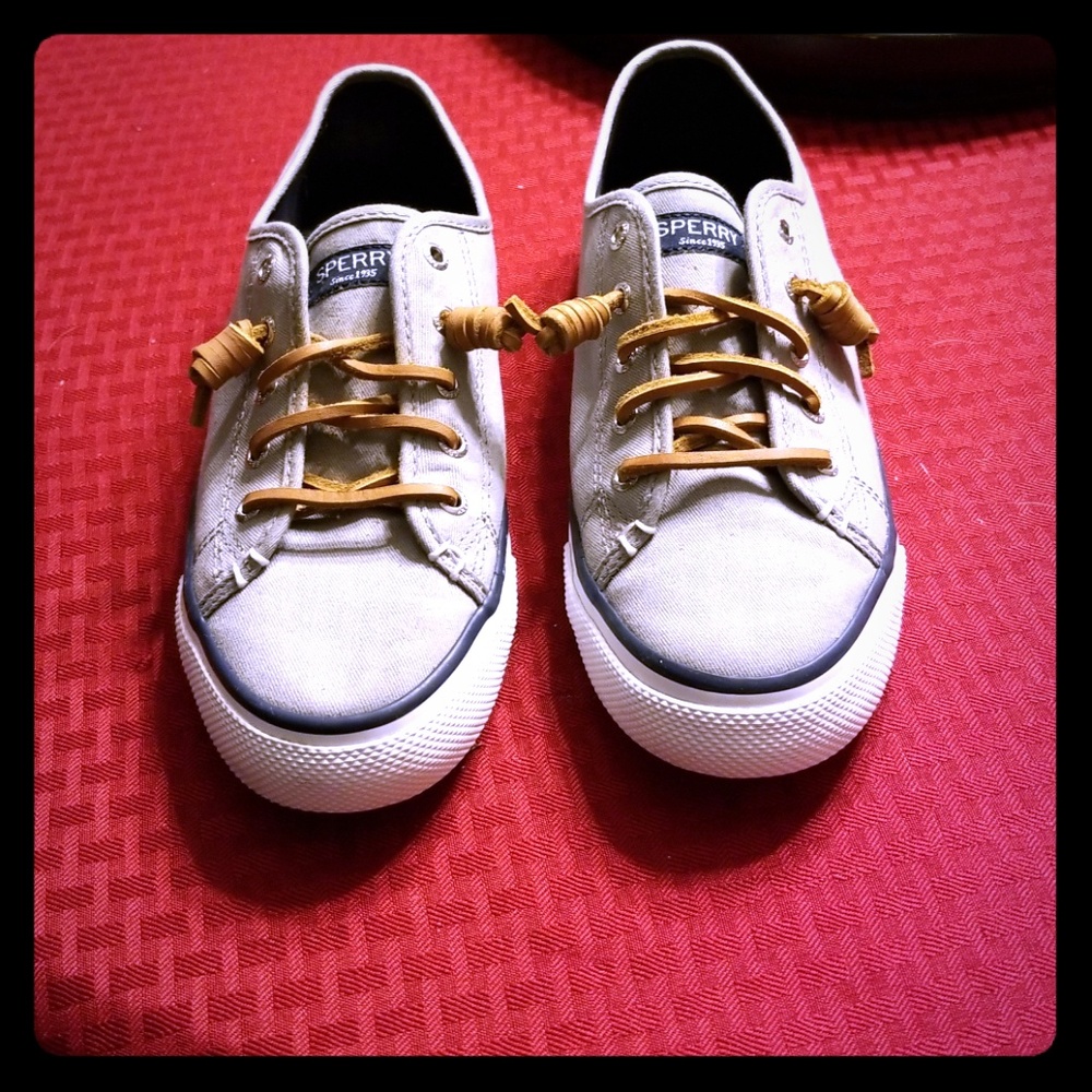 Gently Preloved Sperry canvas shoes